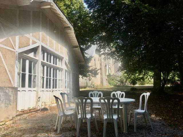 Отель Domaine Du Lampy-Neuf Saissac Экстерьер фото